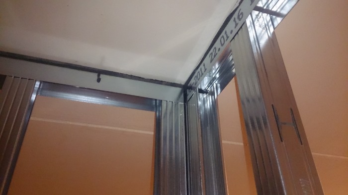 угол потолок.JPG