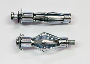 300px-Duebel_Metallhohlraum_IMGP0890.jpg